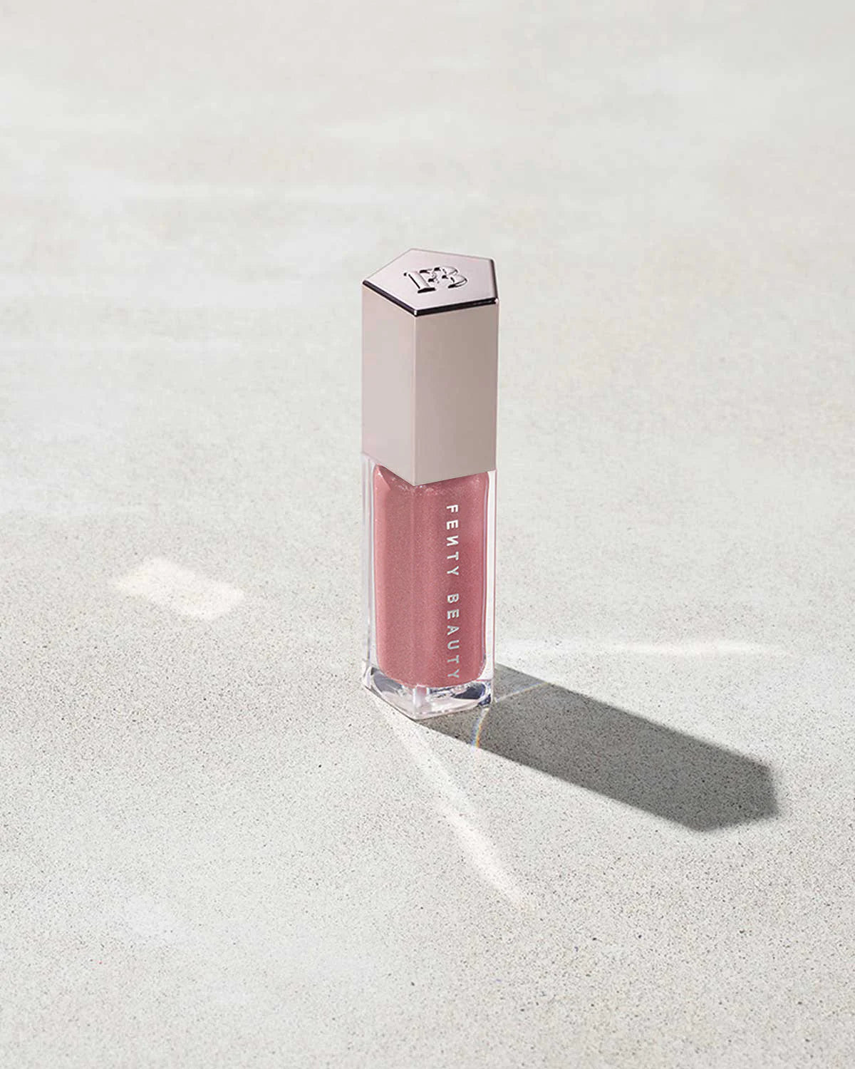 Fenty beauty Gloss Bomb Universal Lip Luminizer مُلمّع الشفاه جلوس بومب من فينتي بيوتي