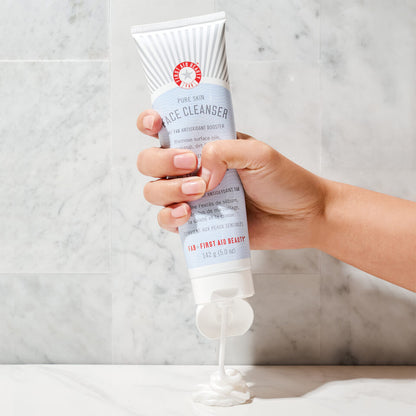 First Aid Beauty Face Cleanser (142g)