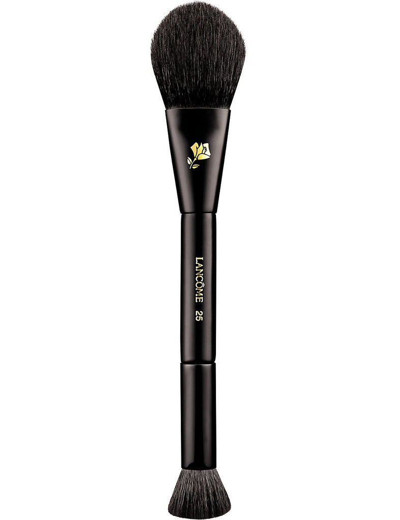 Cheek and contour brush