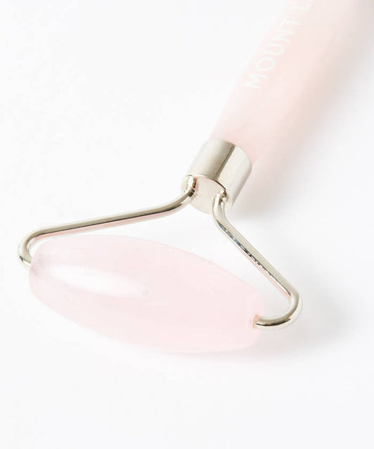 THE ROSE QUARTZ ROLLER