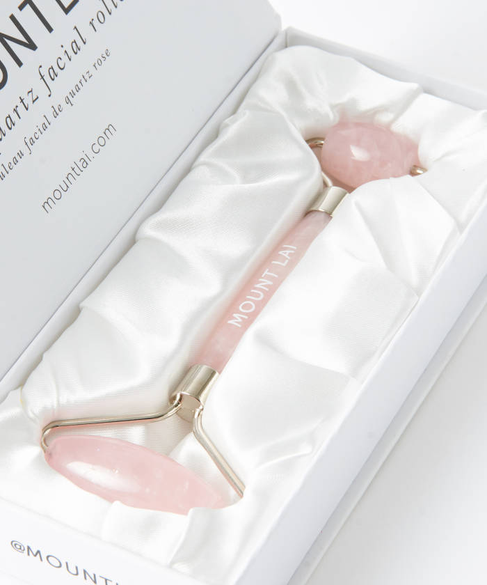 THE ROSE QUARTZ ROLLER