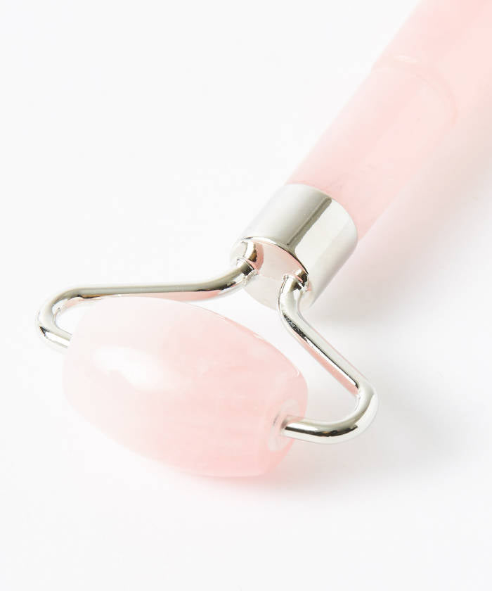 THE MINI ROSE QUARTZ ROLLER